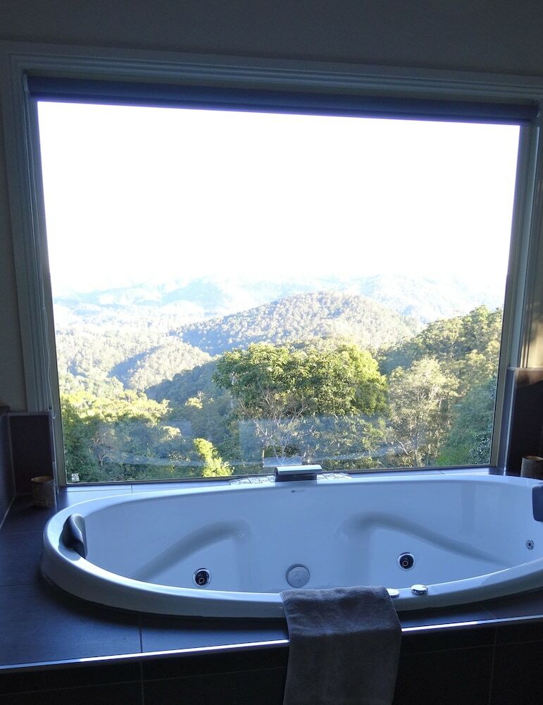 Villa Maleny Luxury Cottages