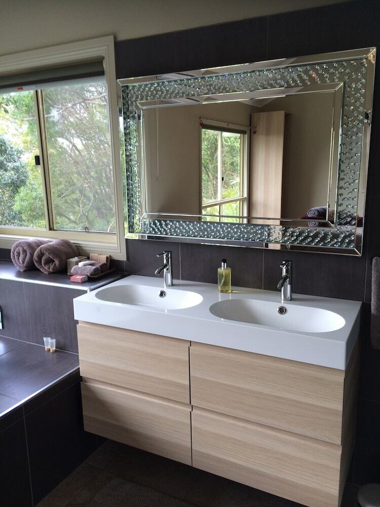 Villa Maleny Luxury Cottages