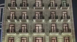 Boulevard Side Hotel