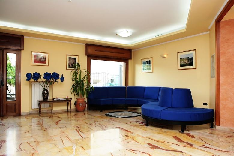 Hotel Iside