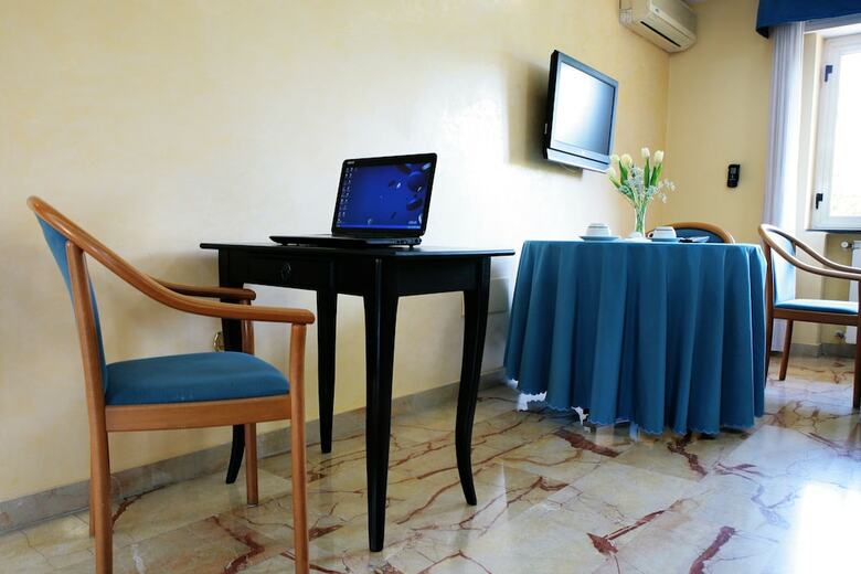 Hotel Iside