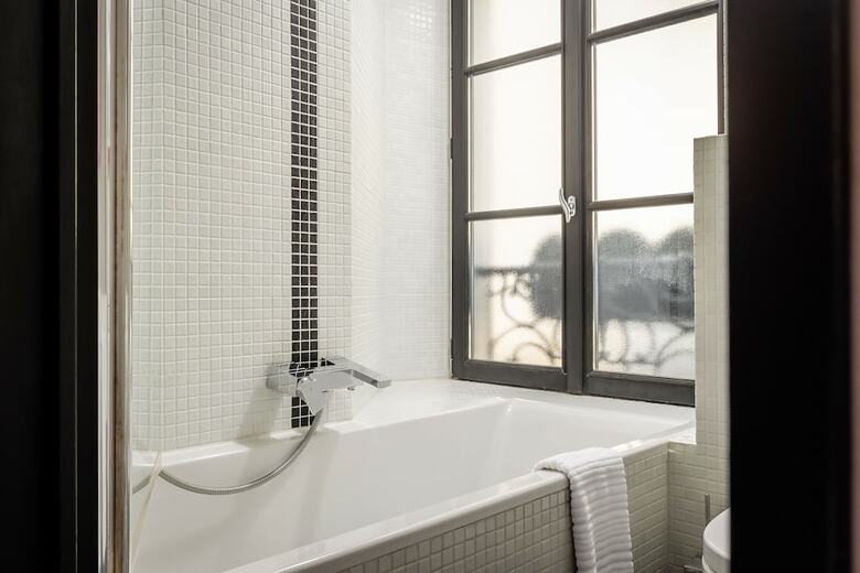Hotel Monceau Elysees