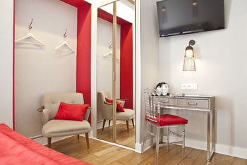 Hotel Eiffel Segur