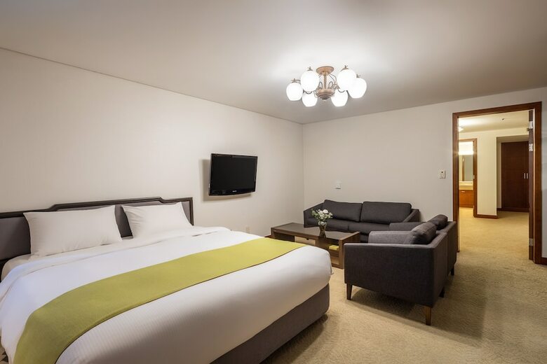 Hotel President