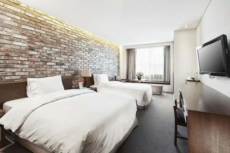 Hotel President
