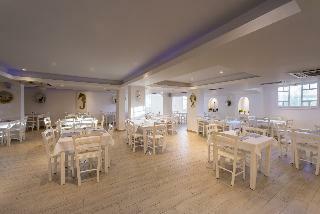 Aspalathras White Hotel