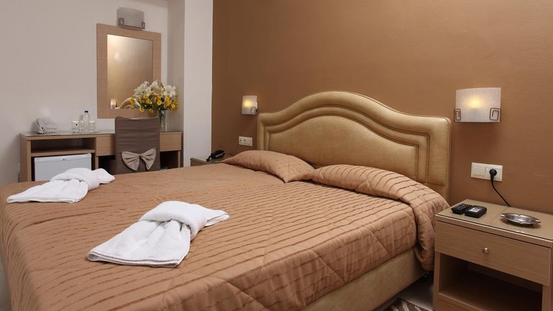 Kronos Hotel