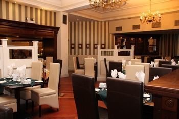 The Royal Hotel & Merrill Leisure Club