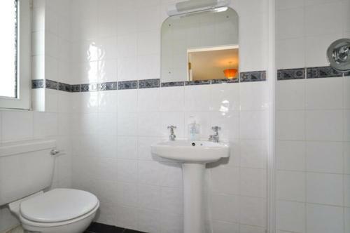 Hostal Lynfield Guesthouse