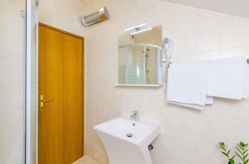 Hostal Pansion Costeria Srebreno