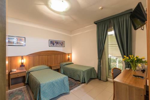 Roy Hotel