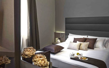 Ritz Hotel