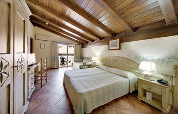 Colonna Beach Hotel