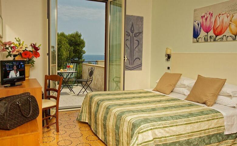 Jonic Hotel Mazzaro'
