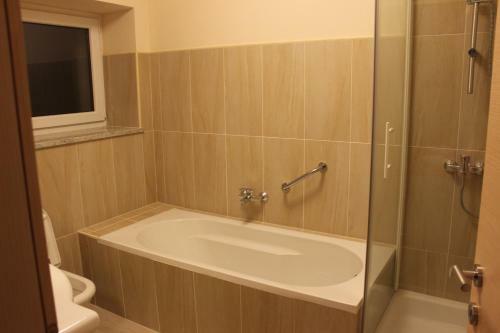 Hostal Villa Bu??ina