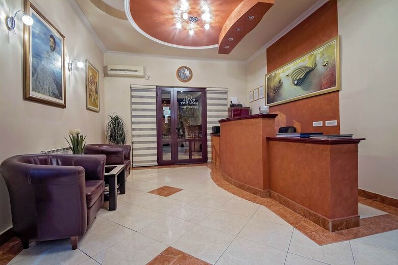 Hotel Holiday