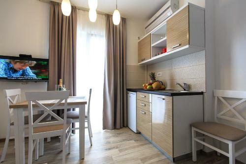 Apartments Sari?