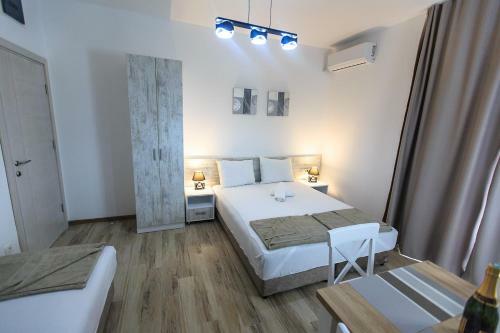 Apartments Sari?