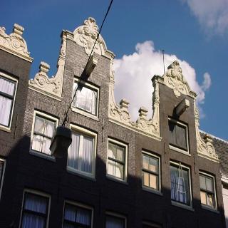 Quentin Golden Bear Hotel