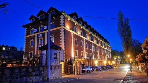 Hotel Diament Arsenal Palace Katowice - Chorz�w