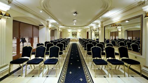 Hotel Diament Arsenal Palace Katowice - Chorz�w
