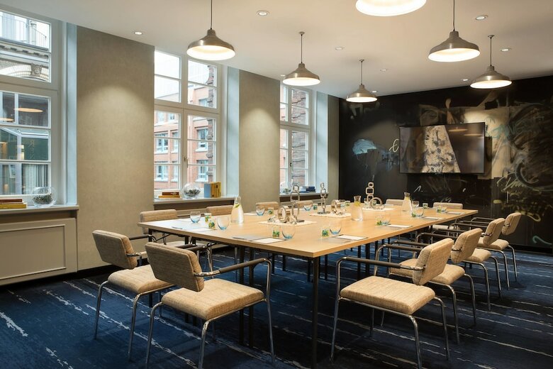 Hotel Renaissance Hamburg