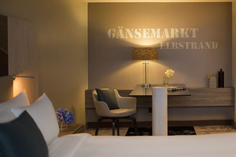 Hotel Renaissance Hamburg