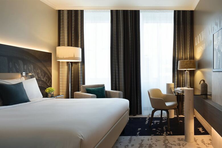 Hotel Renaissance Hamburg