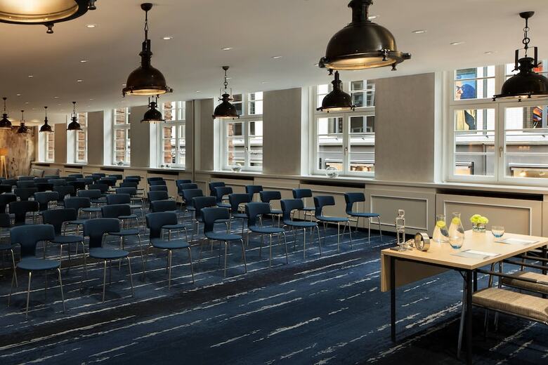 Hotel Renaissance Hamburg