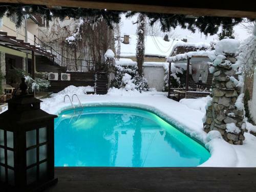 Hostal Vila Senjak B&B