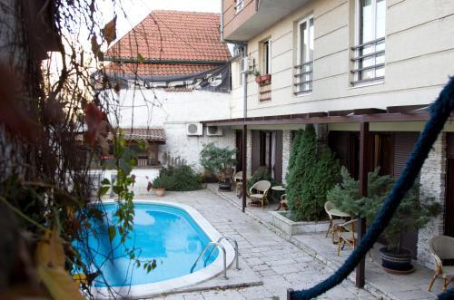 Hostal Vila Senjak B&B