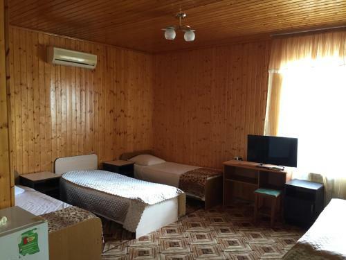 Hostal Alyona Hotel