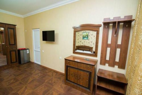 Hostal Alyona Hotel