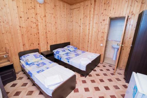 Hostal Alyona Hotel