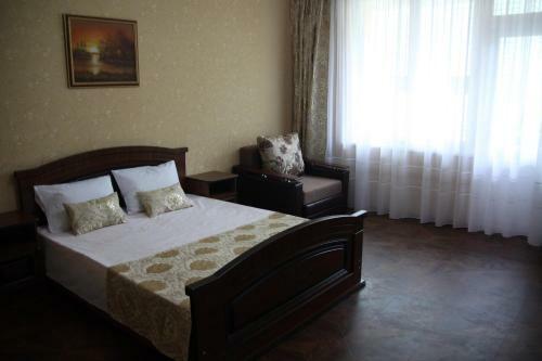 Hostal Alyona Hotel