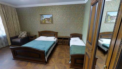 Hostal Alyona Hotel