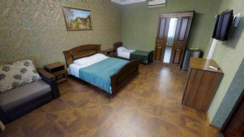 Hostal Alyona Hotel