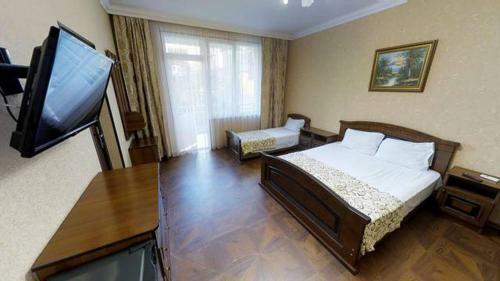 Hostal Alyona Hotel