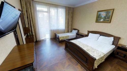 Hostal Alyona Hotel