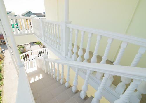 Hostal Alyona Hotel
