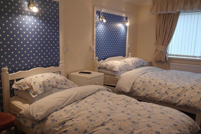 Hostal Monravon Guest House