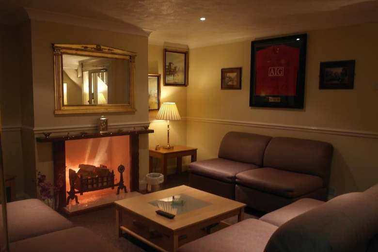 Hostal Monravon Guest House