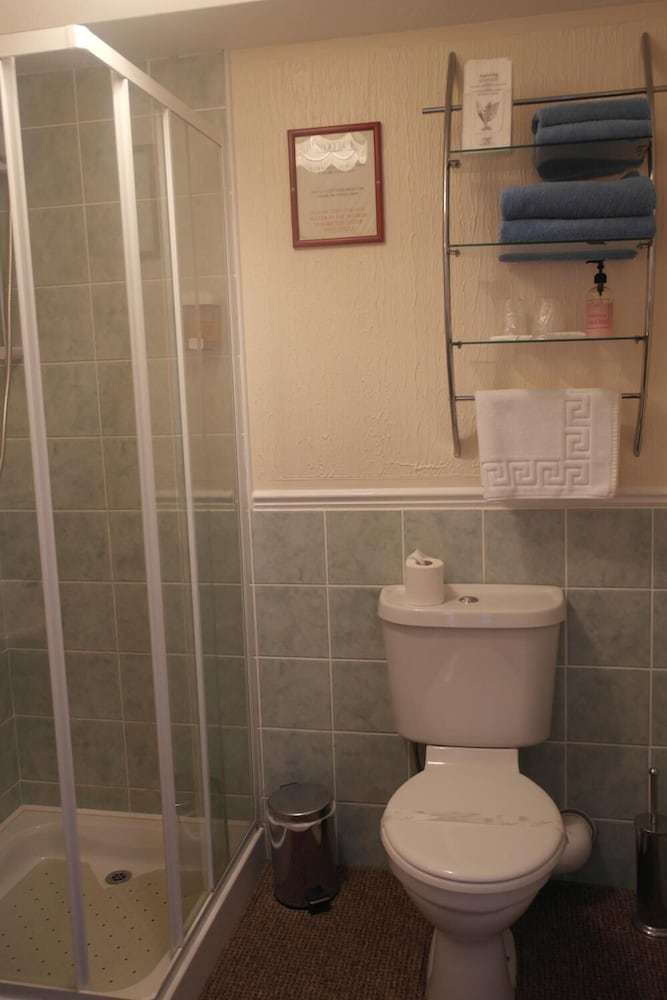 Hostal Monravon Guest House