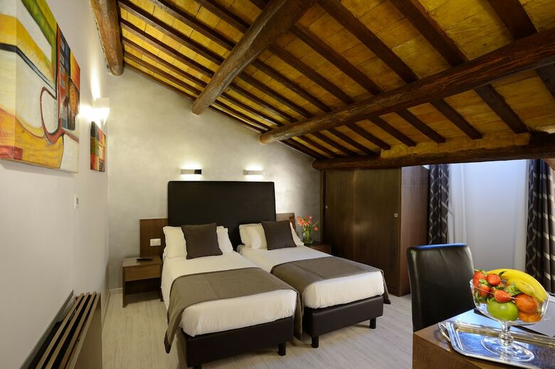 Hotel Trevi