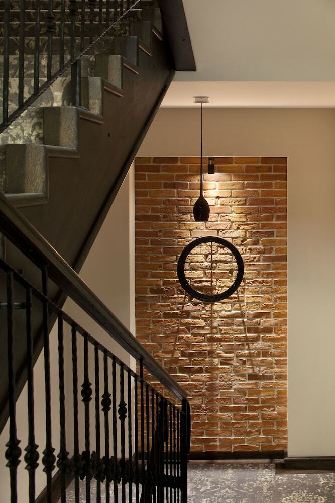 Metropolitan Boutique Hotel