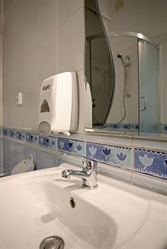 Enigma Hostel & Apartments