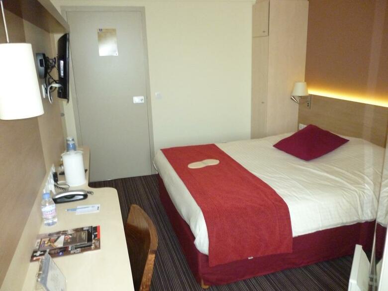 Hotel Kyriad Memorial