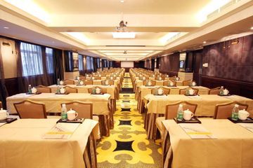 Grand Palace Hotel