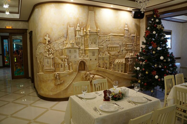 Best Hotel And Restaurant Complex
