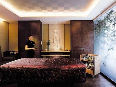 Hotel Peninsula
